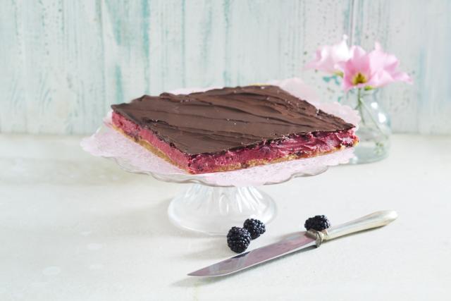 Summer cake with blackberry cream and chocolate