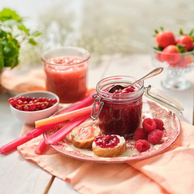 Rhubarb and raspberry jam
