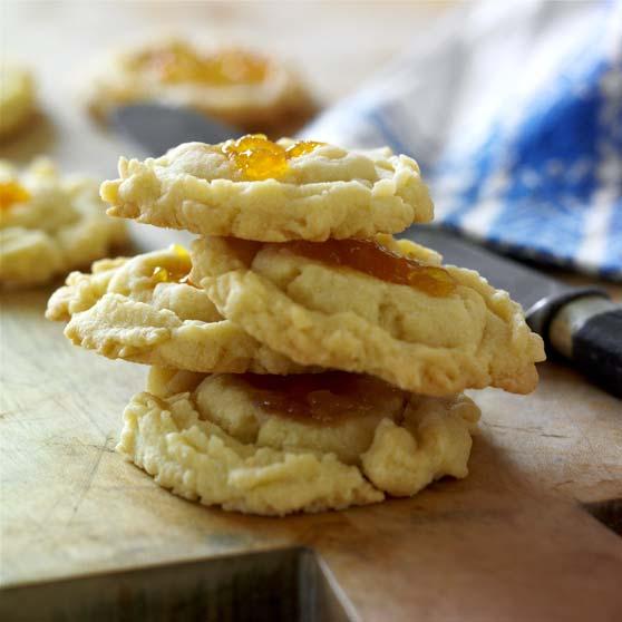 Piped Easter cookies