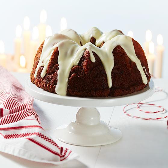 Spiced apple and walnut cake