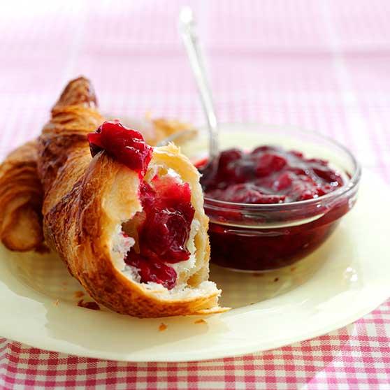 Cherry jam with banana, lime and vanilla