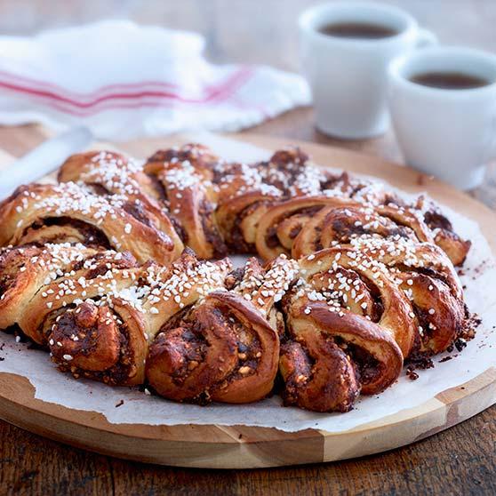 Chocolate and cinnamon Christmas wreath