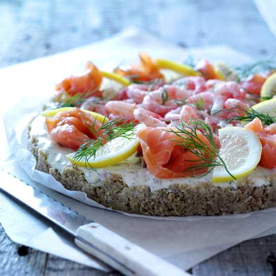 Cold salmon tart