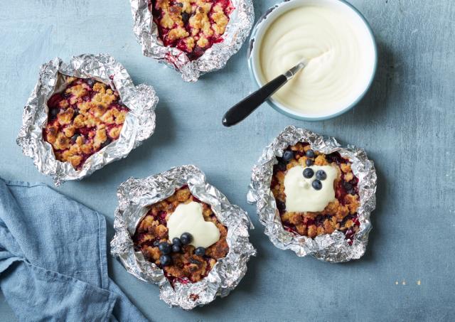 Grilled berry pies