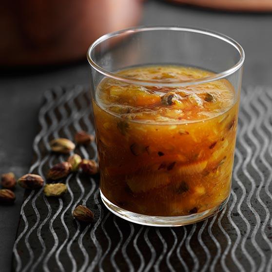 Orange marmalade with wine and pistachio nuts