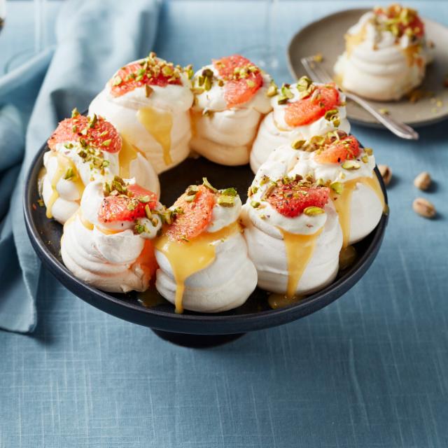 Pavlova-krans med grapefruktcurd