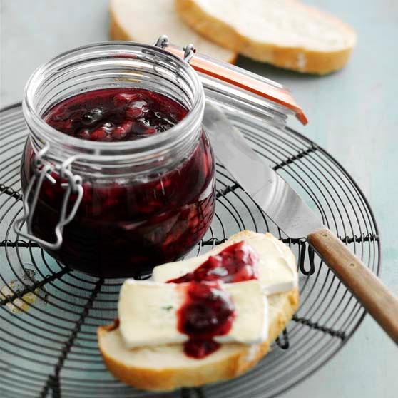 Plum jam with currants