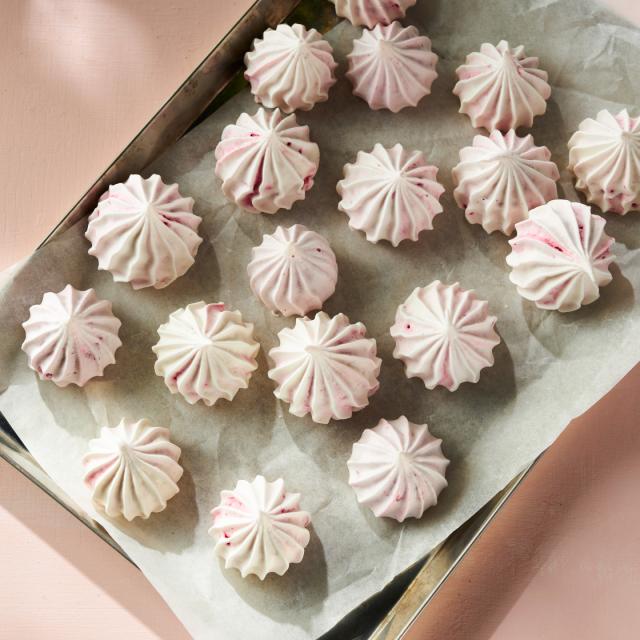 Raspberry meringues