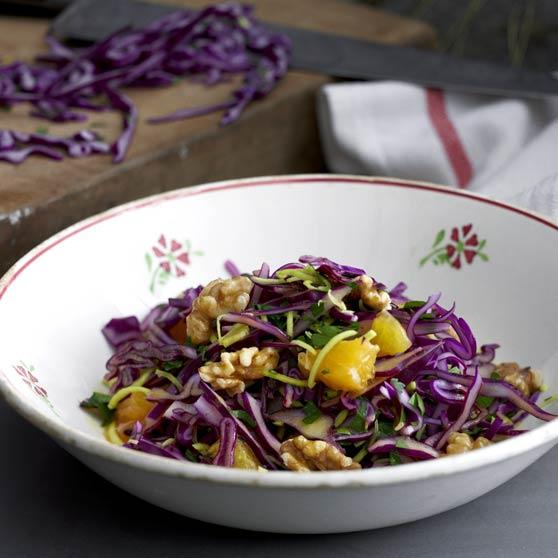 Red cabbage salad with oranges