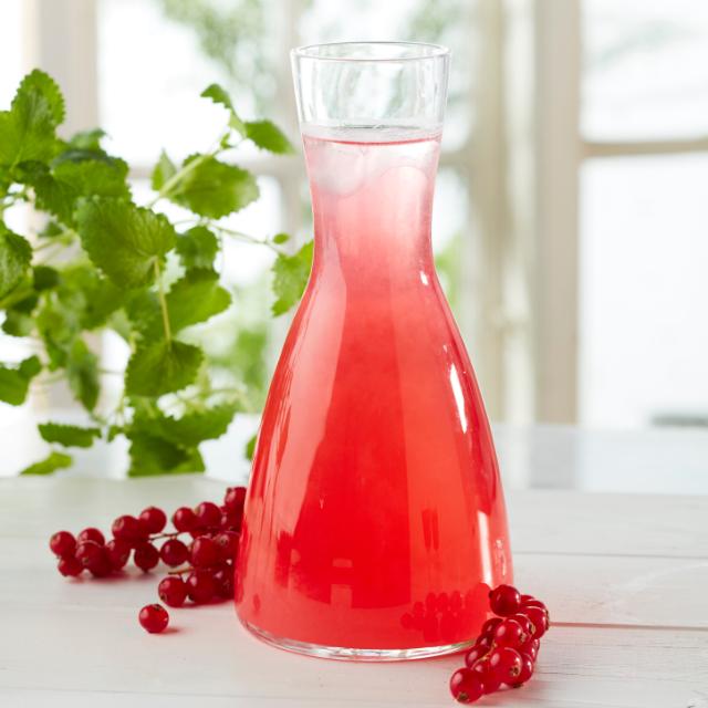 Redcurrant squash with vanilla