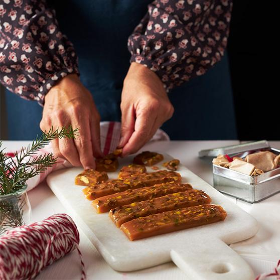 Saffron and pistachio toffee