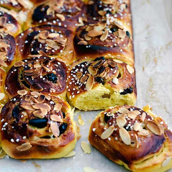 Saffron buns