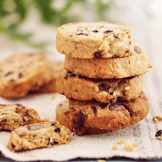 Syrup cookies with dried berries