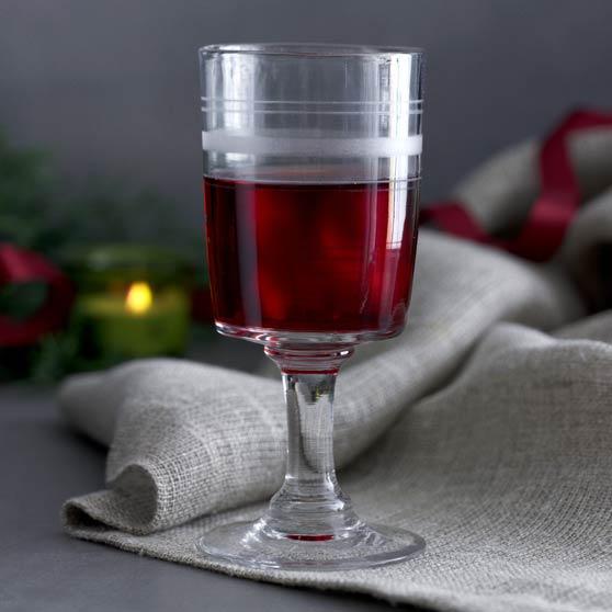 Hot cranberry wine