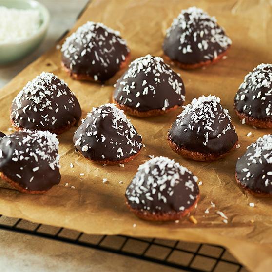 Chocolate ball macaroons