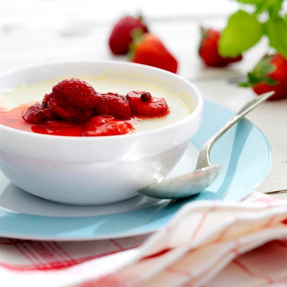 Panna cotta with hot strawberries