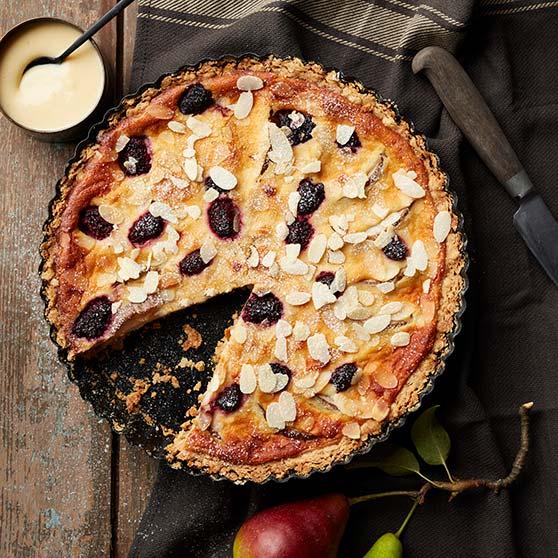 Royal Pie with Pear and blackberries