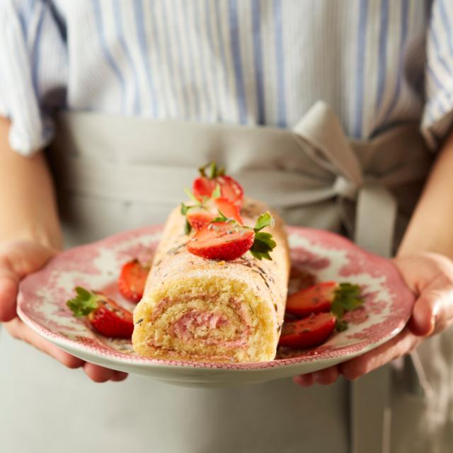 Swiss roll with strawberry mousse and lavender sugar