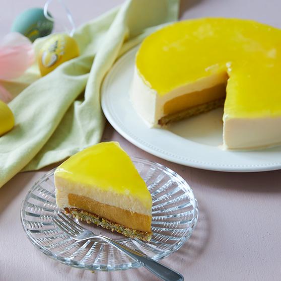 Cheesecake with mango curd