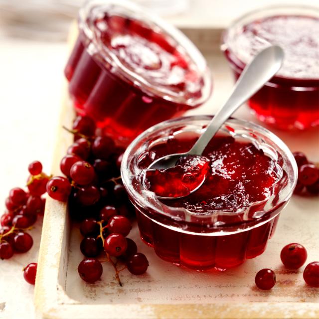Spicy currant jelly