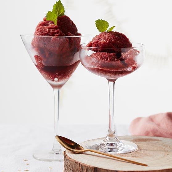 Frozen bubbles with raspberries and a hint of liquorice