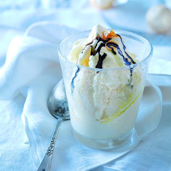 Ice cream with citrus fruit and cardamom