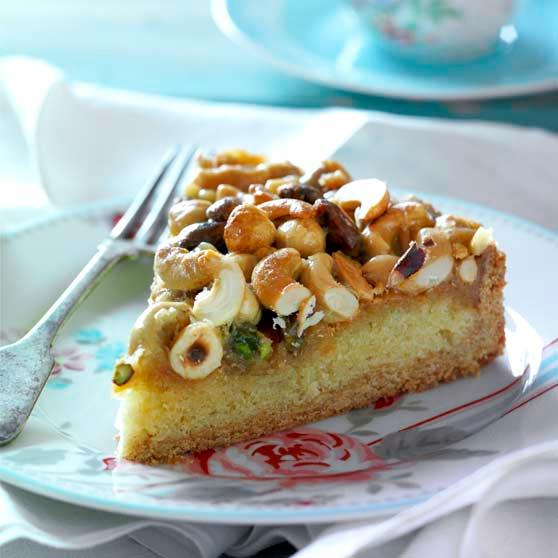 Mazarine cake with nut topping