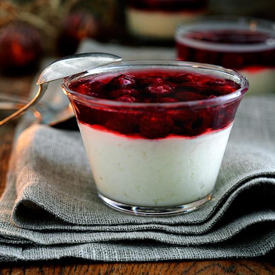 Rice pudding with raspberry jelly