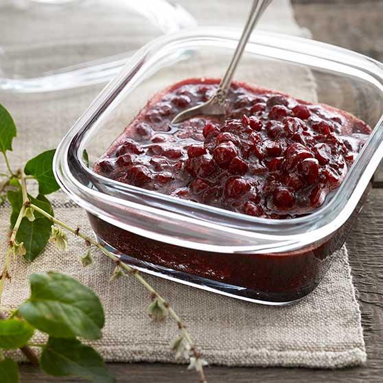Raw cranberry compote