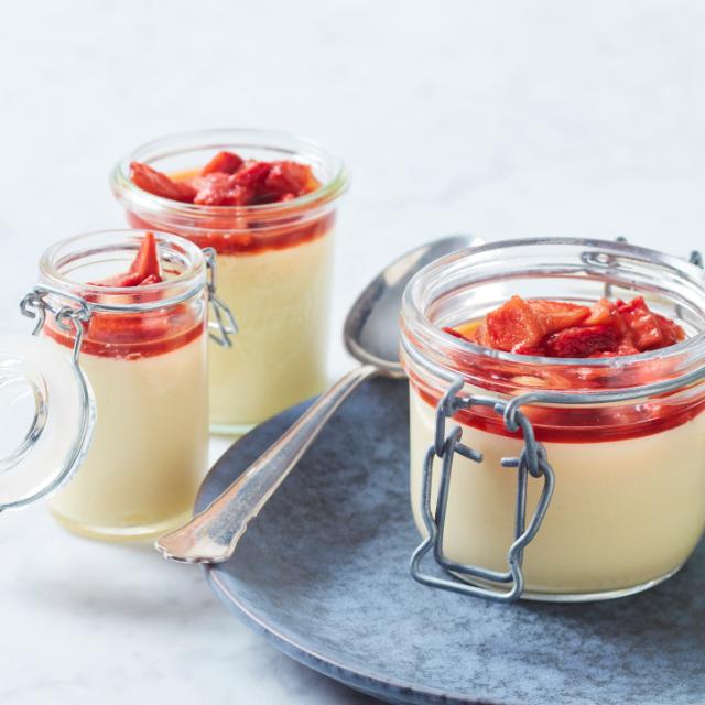 White chocolate panna cotta with muscovado-marinated strawberries